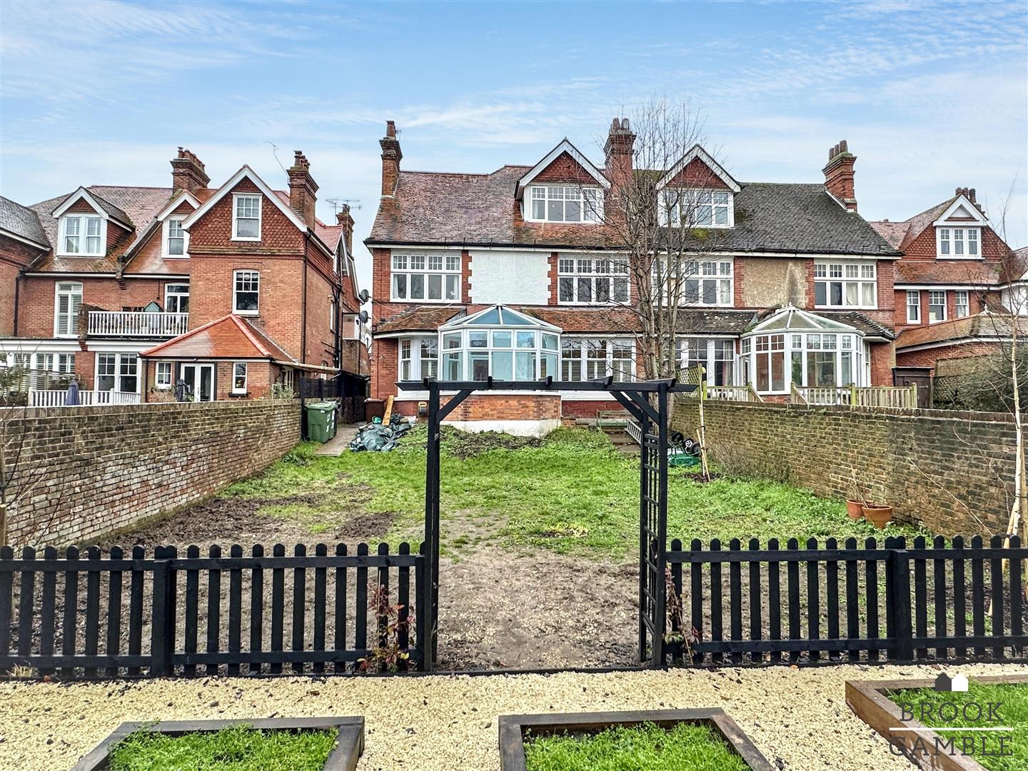 3 Bedroom Flat - Garden. Arlington Road in Eastbourne,  34